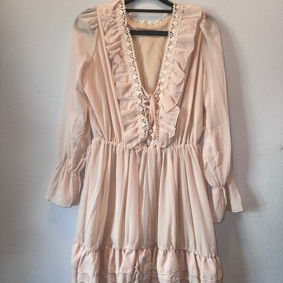 Brand New Beige Ruffle Lace Mini Dress | Size Small (US 4-6) - Picture 1 of 4